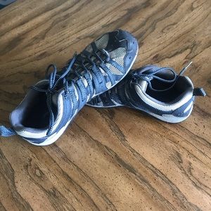 Men’s Size 8 Merrell Hiking Shoe